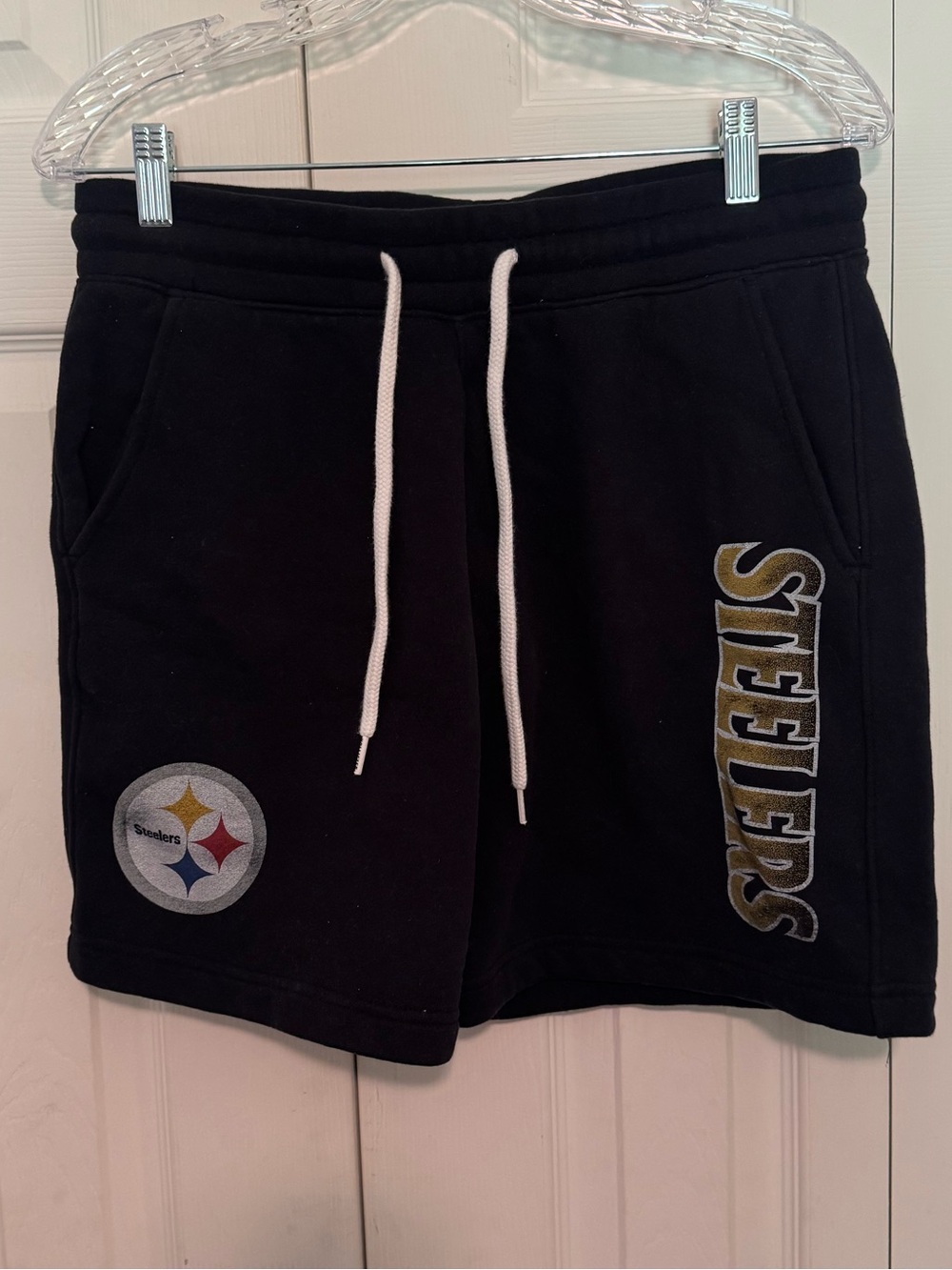 NFL black and gold Steelers Men's Shorts, size Medium